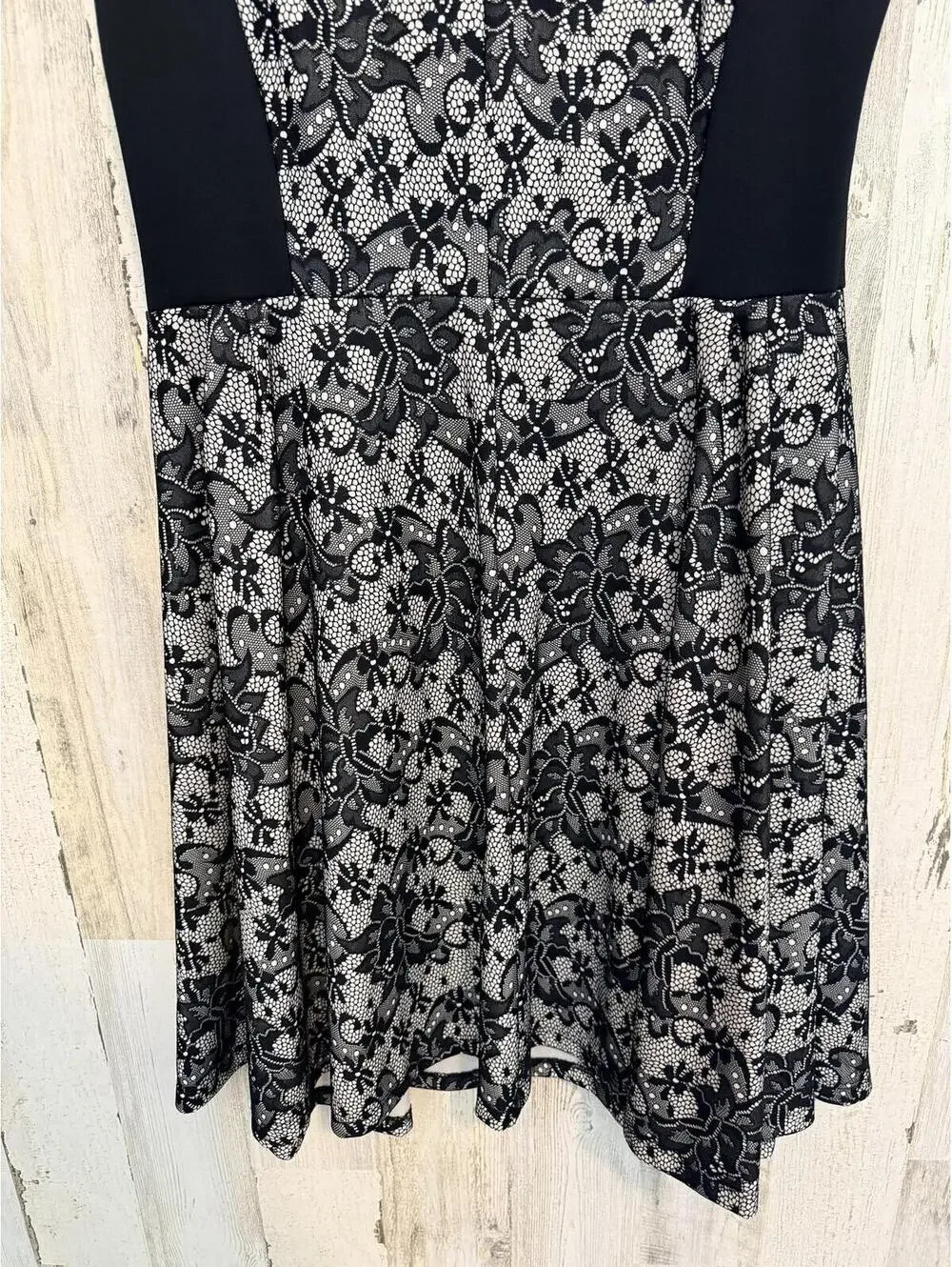 ROBBIE BEE Women's 12 Black White Lace Fit Flare Dress USA - Picture 12 of 12